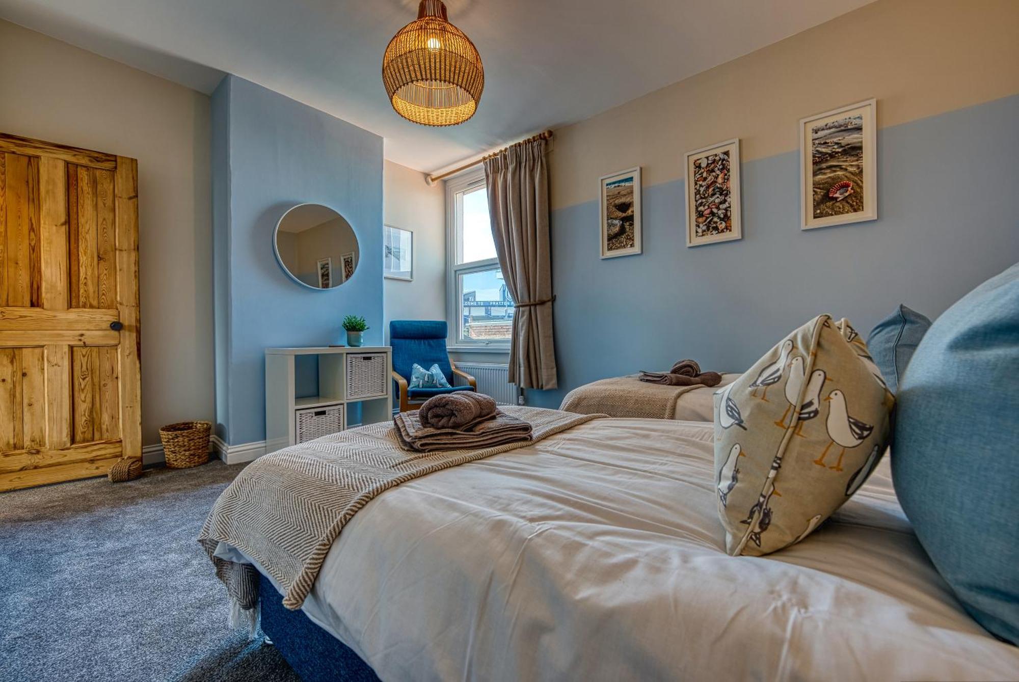 2 Bedrooms Modern, Stunning & Stylish Contractor House, Prime Portsmouth Location With Free Parking Permit, Summer Special Offer!! - By Blue Puffin Stays Екстер'єр фото