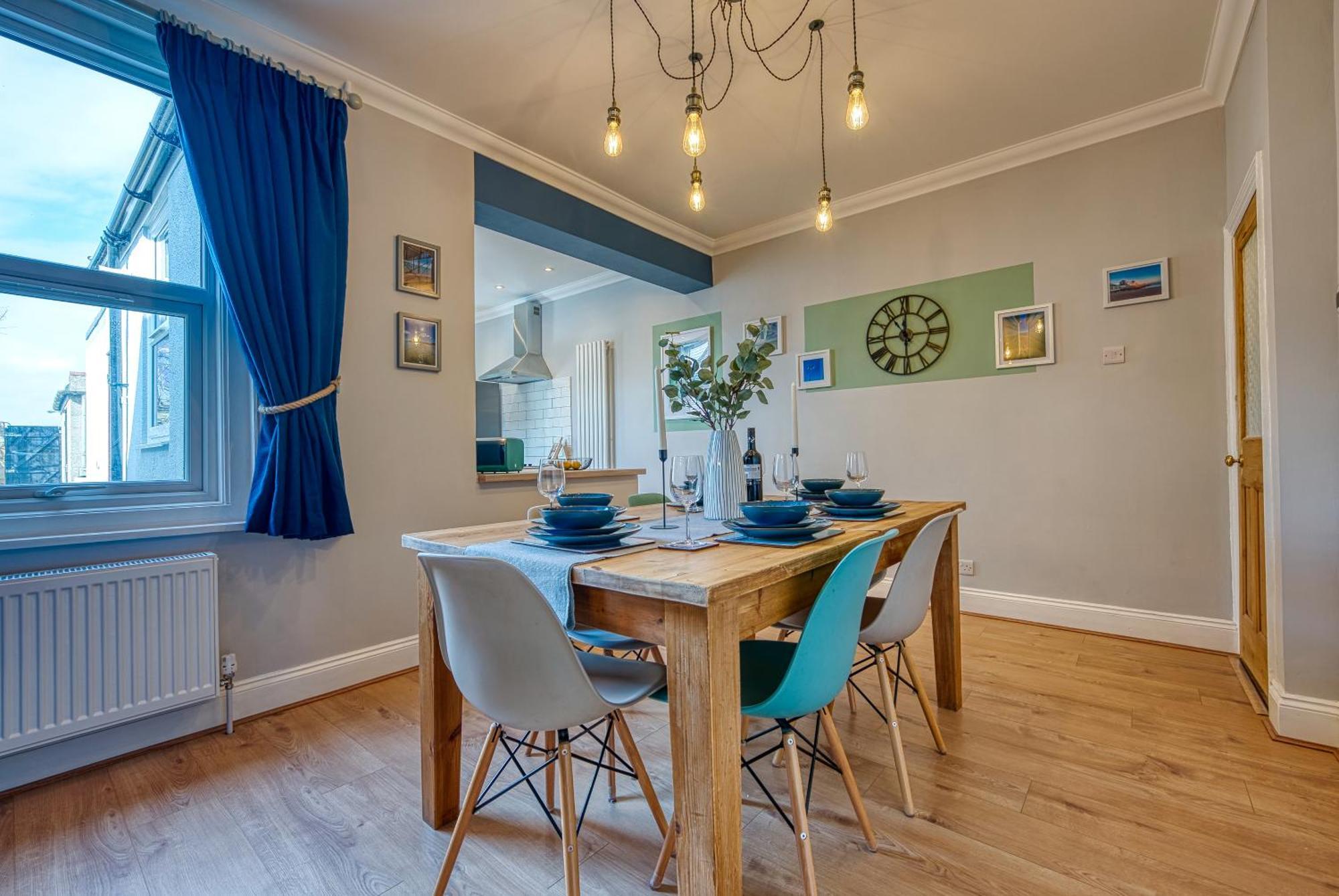2 Bedrooms Modern, Stunning & Stylish Contractor House, Prime Portsmouth Location With Free Parking Permit, Summer Special Offer!! - By Blue Puffin Stays Екстер'єр фото