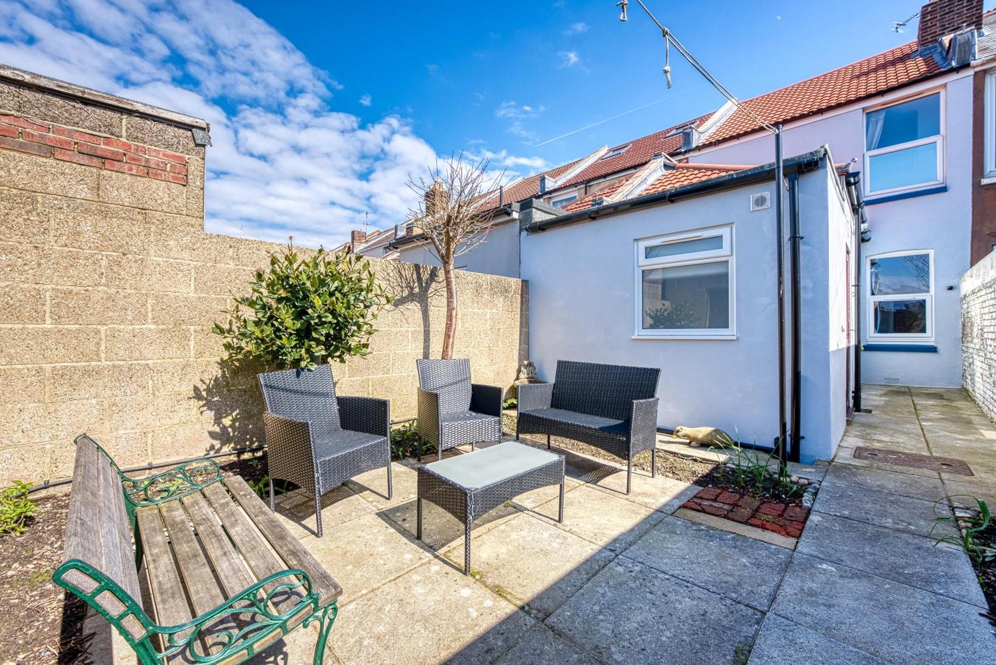 2 Bedrooms Modern, Stunning & Stylish Contractor House, Prime Portsmouth Location With Free Parking Permit, Summer Special Offer!! - By Blue Puffin Stays Екстер'єр фото