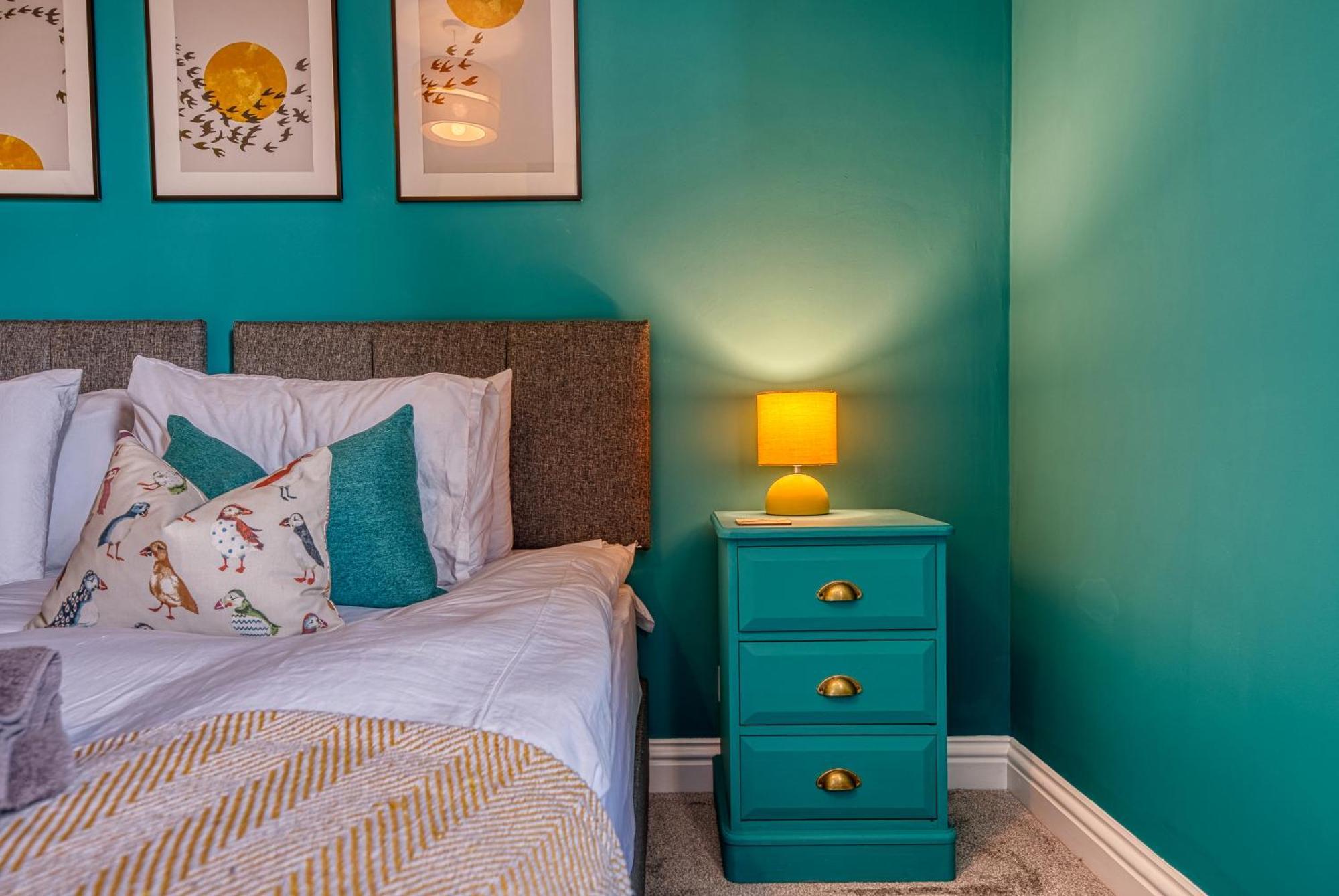 2 Bedrooms Modern, Stunning & Stylish Contractor House, Prime Portsmouth Location With Free Parking Permit, Summer Special Offer!! - By Blue Puffin Stays Екстер'єр фото