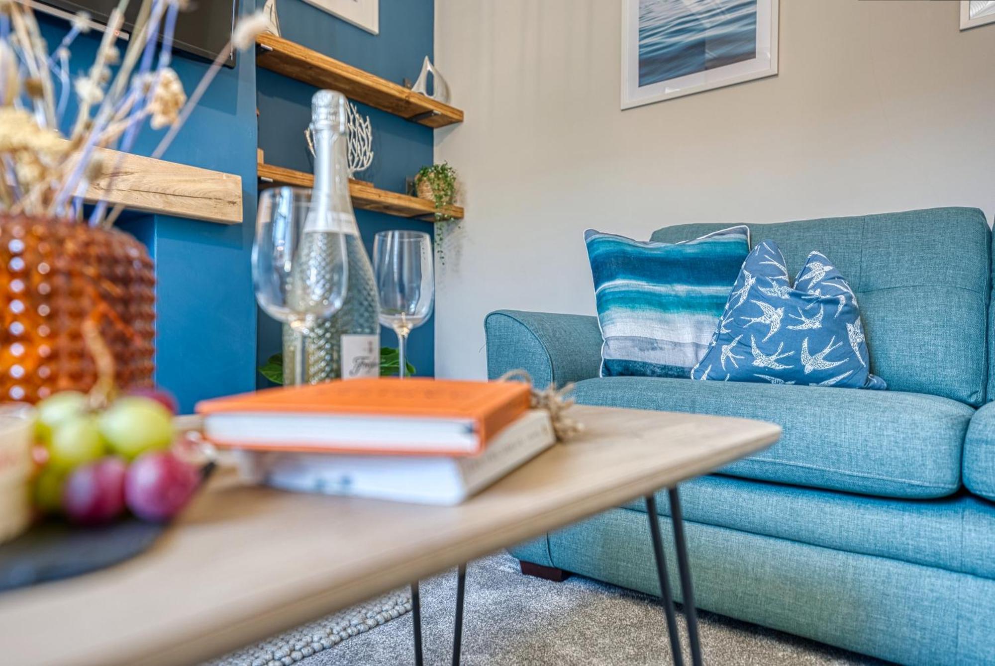 2 Bedrooms Modern, Stunning & Stylish Contractor House, Prime Portsmouth Location With Free Parking Permit, Summer Special Offer!! - By Blue Puffin Stays Екстер'єр фото