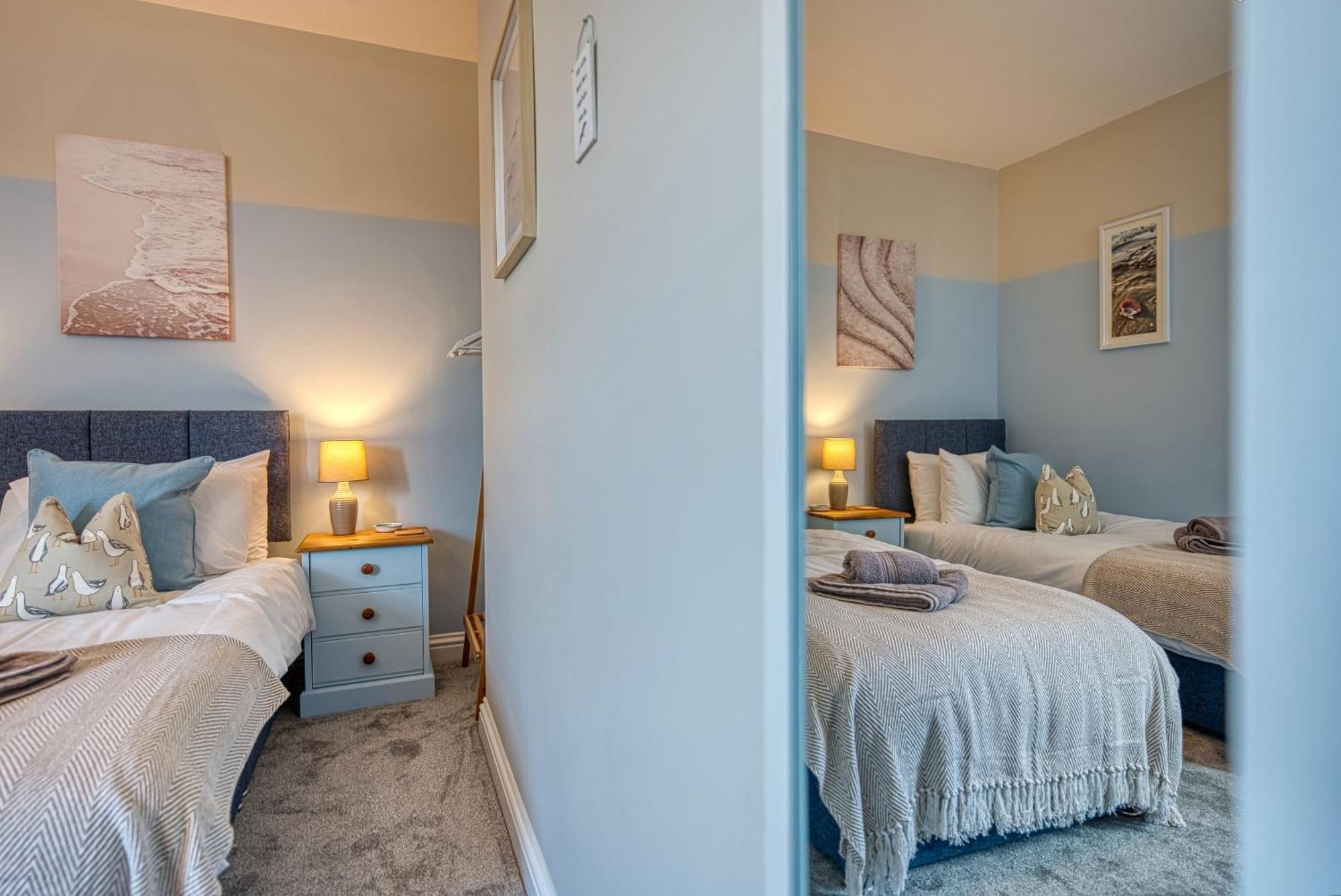 2 Bedrooms Modern, Stunning & Stylish Contractor House, Prime Portsmouth Location With Free Parking Permit, Summer Special Offer!! - By Blue Puffin Stays Екстер'єр фото