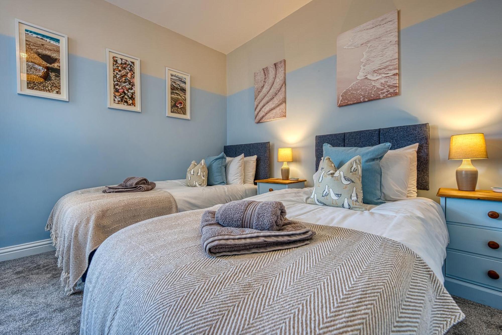 2 Bedrooms Modern, Stunning & Stylish Contractor House, Prime Portsmouth Location With Free Parking Permit, Summer Special Offer!! - By Blue Puffin Stays Екстер'єр фото