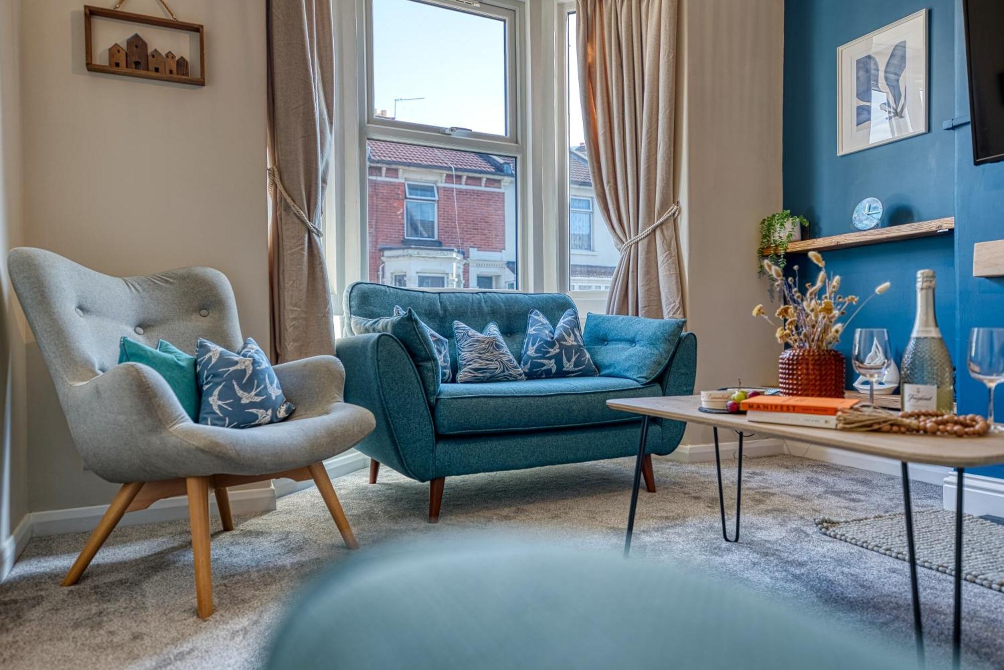 2 Bedrooms Modern, Stunning & Stylish Contractor House, Prime Portsmouth Location With Free Parking Permit, Summer Special Offer!! - By Blue Puffin Stays Екстер'єр фото