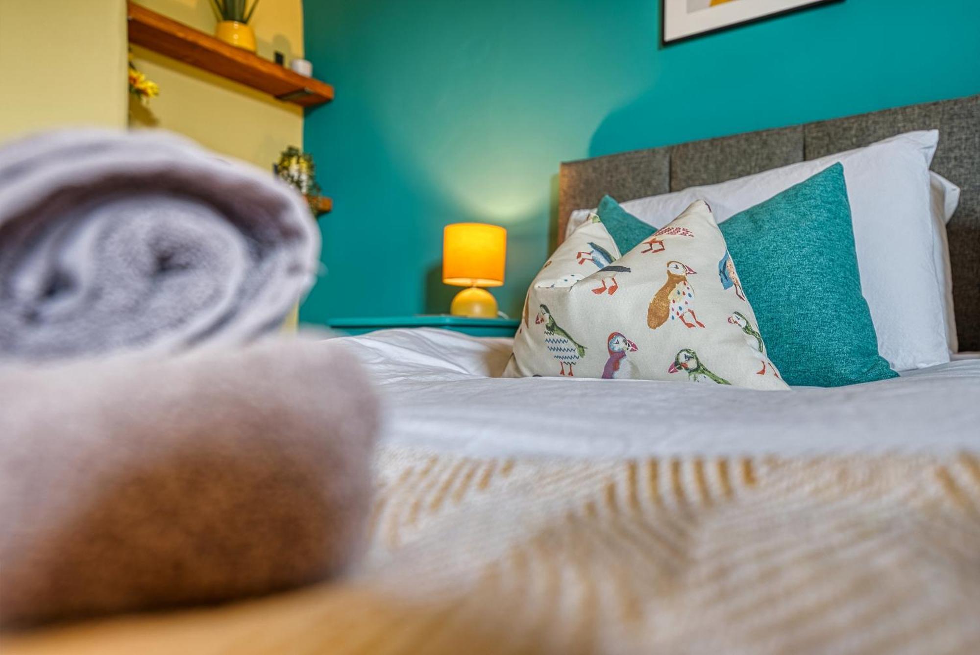 2 Bedrooms Modern, Stunning & Stylish Contractor House, Prime Portsmouth Location With Free Parking Permit, Summer Special Offer!! - By Blue Puffin Stays Екстер'єр фото